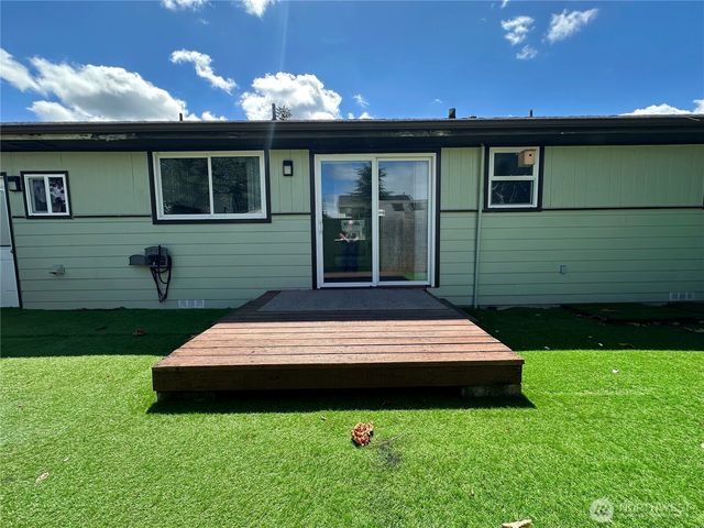 1336 S 279th Street, Des Moines, WA 98198