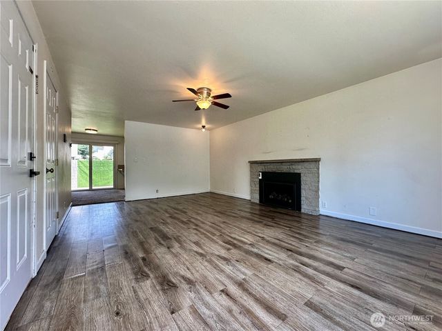 1336 S 279th Street, Des Moines, WA 98198