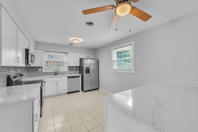416 Foster Avenue, Florence, KY 41042