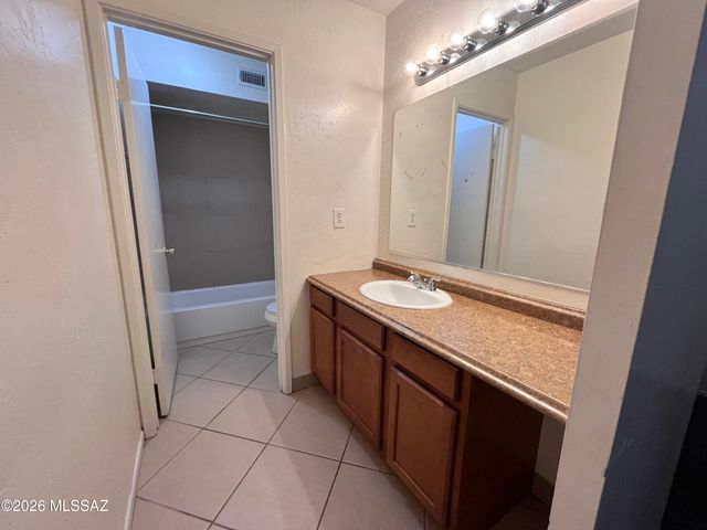 812 S Langley Ave Unit 202, Tucson, AZ 85710