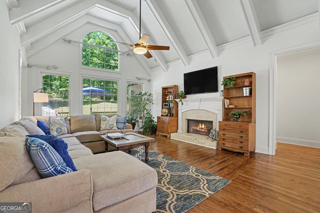 537 Old Collins Road, Hoschton, GA 30548