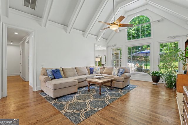 537 Old Collins Road, Hoschton, GA 30548