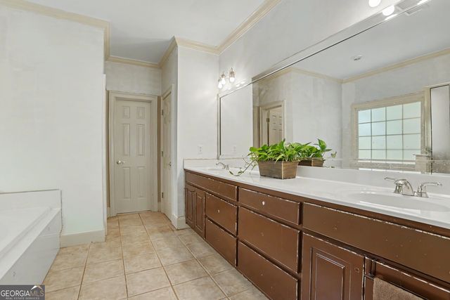 537 Old Collins Road, Hoschton, GA 30548