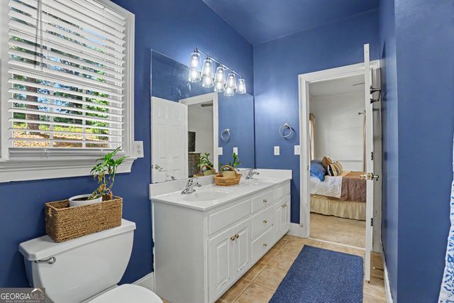 537 Old Collins Road, Hoschton, GA 30548