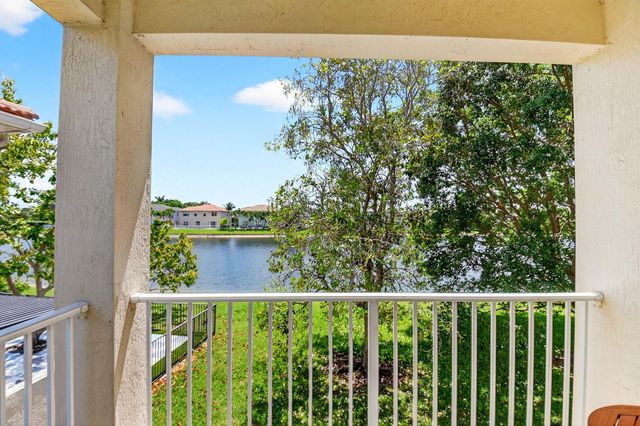 10624 Old Hammock Way, Wellington, FL 33414