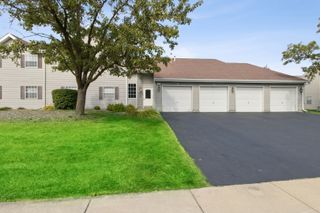 66 Gant Circle D, Streamwood, IL 60107