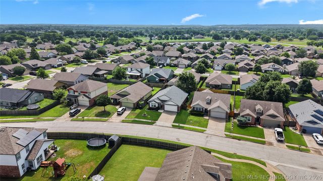10717 N 151st East Avenue, Owasso, OK 74055