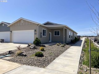 5282 Nopal St, Florence, OR 97439