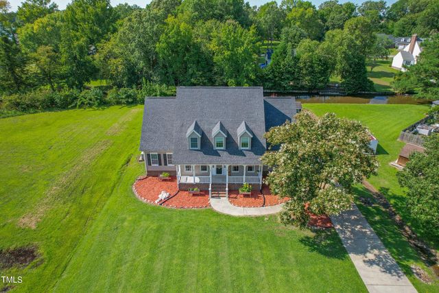 137 Dances Bay Road, Elizabeth City, NC 27909