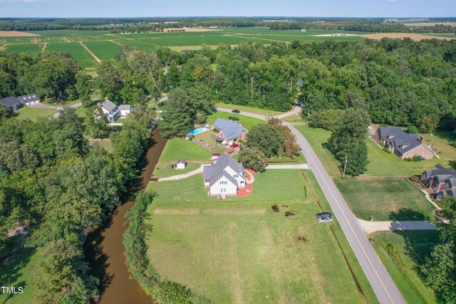 137 Dances Bay Road, Elizabeth City, NC 27909