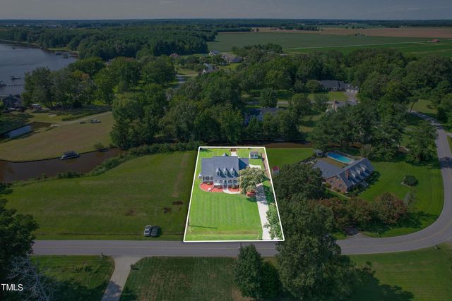 137 Dances Bay Road, Elizabeth City, NC 27909