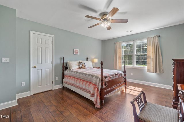 137 Dances Bay Road, Elizabeth City, NC 27909