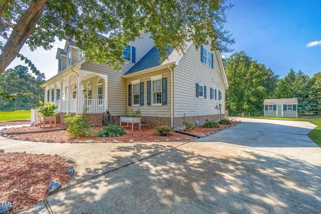 137 Dances Bay Road, Elizabeth City, NC 27909