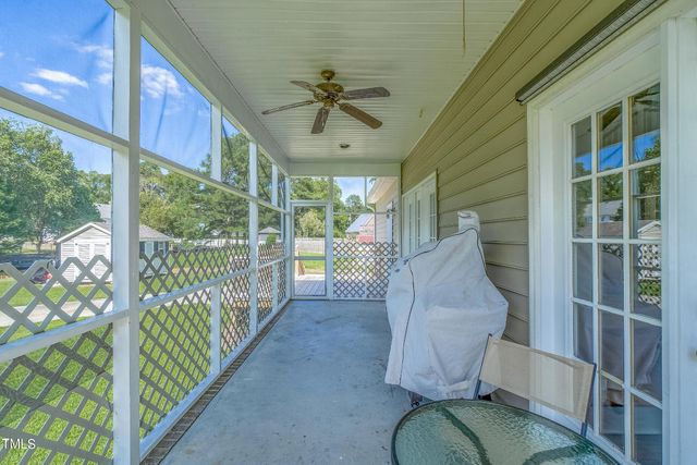 137 Dances Bay Road, Elizabeth City, NC 27909