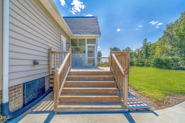 137 Dances Bay Road, Elizabeth City, NC 27909