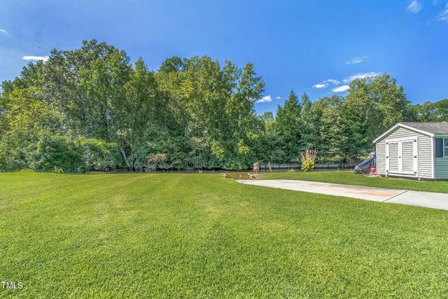 137 Dances Bay Road, Elizabeth City, NC 27909