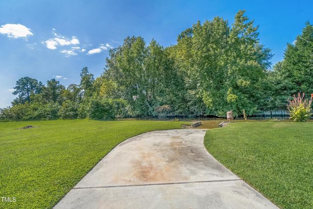137 Dances Bay Road, Elizabeth City, NC 27909