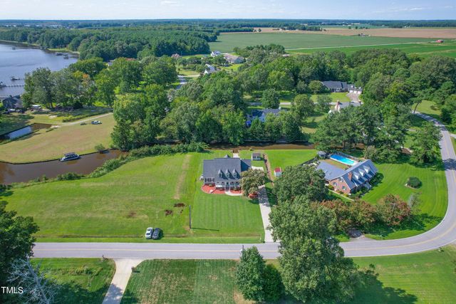137 Dances Bay Road, Elizabeth City, NC 27909
