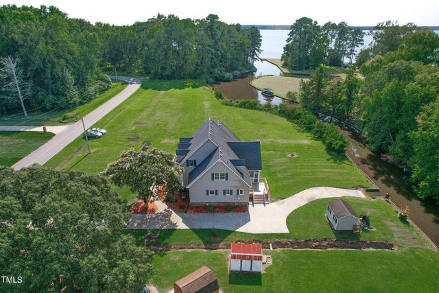 137 Dances Bay Road, Elizabeth City, NC 27909