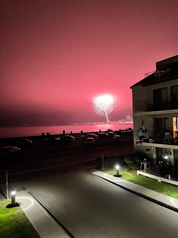 Image 1 of property listing at 463 Ocean Blvd Unit B8, Hampton, NH 03842