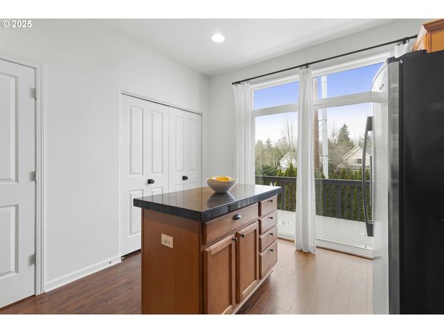 10923 Sw SAGE Ter, Portland, OR 97223