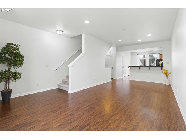 10923 Sw SAGE Ter, Portland, OR 97223