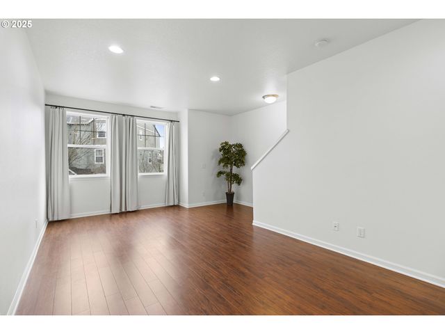 10923 Sw SAGE Ter, Portland, OR 97223