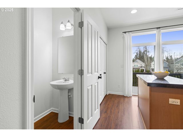 10923 Sw SAGE Ter, Portland, OR 97223