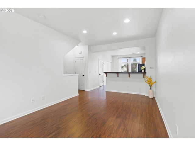 10923 Sw SAGE Ter, Portland, OR 97223