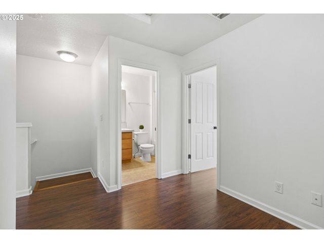 10923 Sw SAGE Ter, Portland, OR 97223