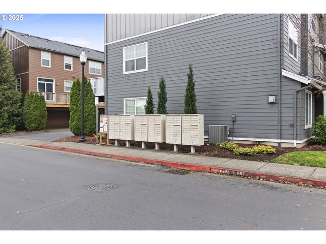 10923 Sw SAGE Ter, Portland, OR 97223