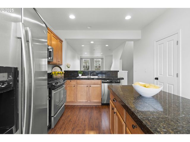 10923 Sw SAGE Ter, Portland, OR 97223