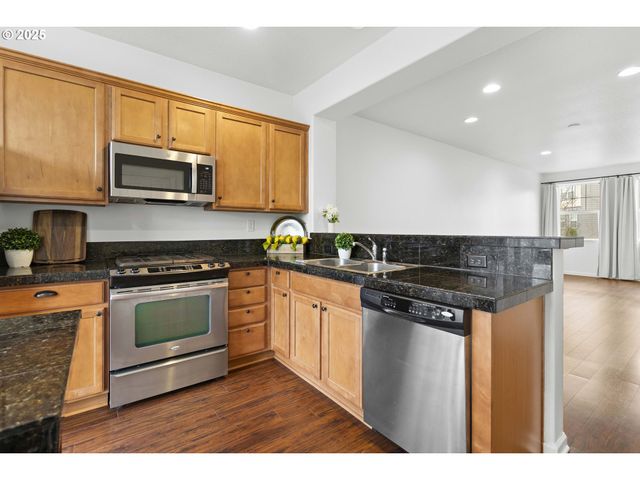 10923 Sw SAGE Ter, Portland, OR 97223