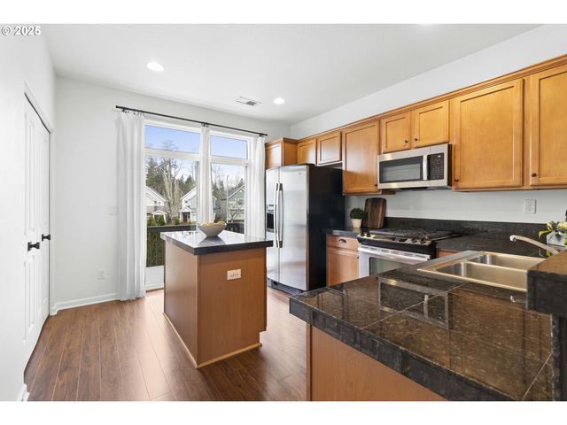 10923 Sw SAGE Ter, Portland, OR 97223