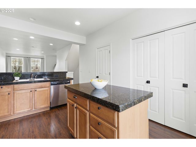 10923 Sw SAGE Ter, Portland, OR 97223