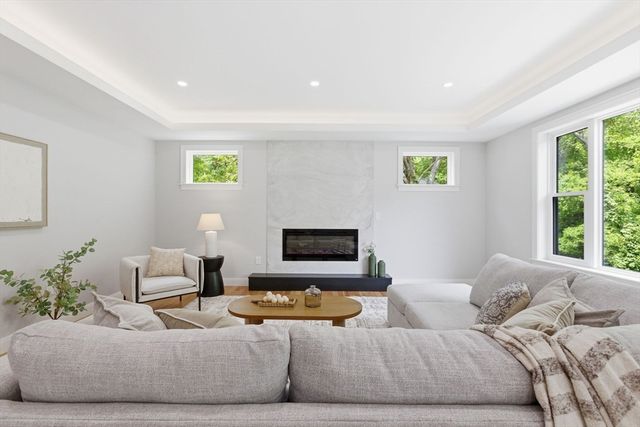 174 Winn St, Burlington, MA 01803