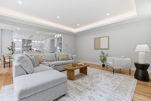 174 Winn St, Burlington, MA 01803