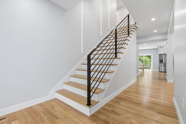 174 Winn St, Burlington, MA 01803