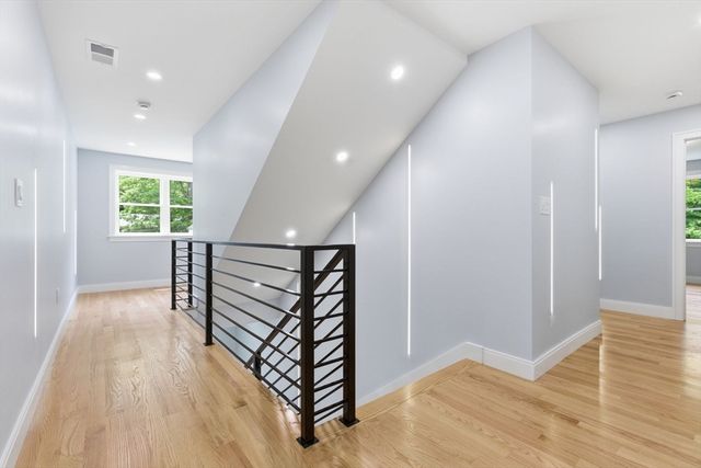 174 Winn St, Burlington, MA 01803