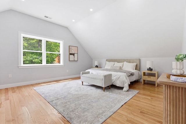 174 Winn St, Burlington, MA 01803