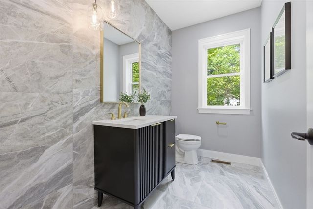 174 Winn St, Burlington, MA 01803