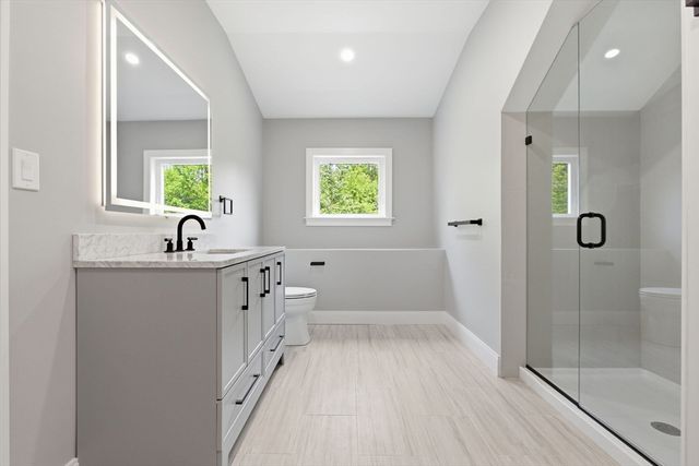 174 Winn St, Burlington, MA 01803
