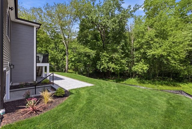 174 Winn St, Burlington, MA 01803