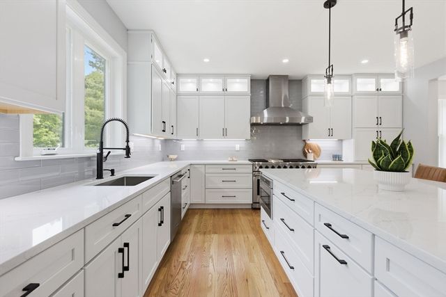 174 Winn St, Burlington, MA 01803