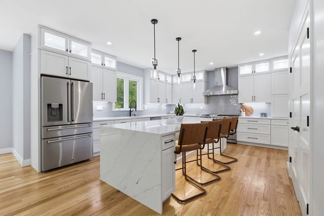 174 Winn St, Burlington, MA 01803