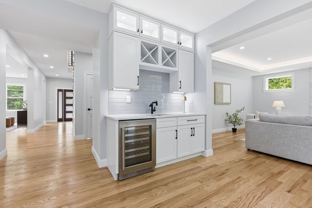 174 Winn St, Burlington, MA 01803