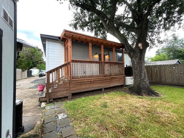 3442 Noah Street, Houston, TX 77021