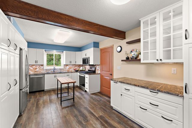19472 Ulysses Street NW, Elk River, MN 55330