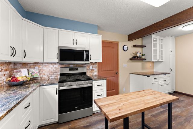 19472 Ulysses Street NW, Elk River, MN 55330