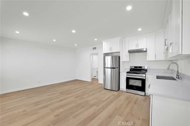 13018 Valleyheart Drive 4, Studio City, CA 91604